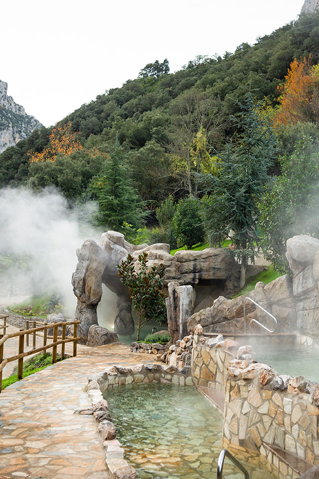 Aguas Termales (bajo El Puente)