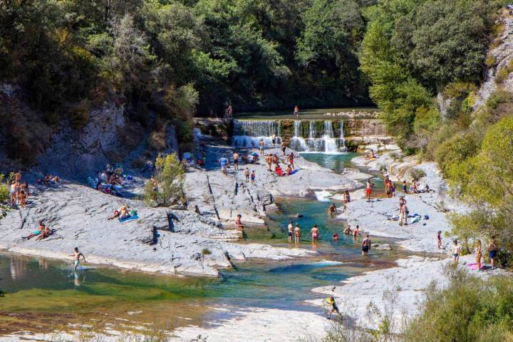 Zona De Baño Del Rio Bellós